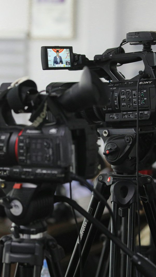 Découvrez le studio tv régie multicaméras à Paris